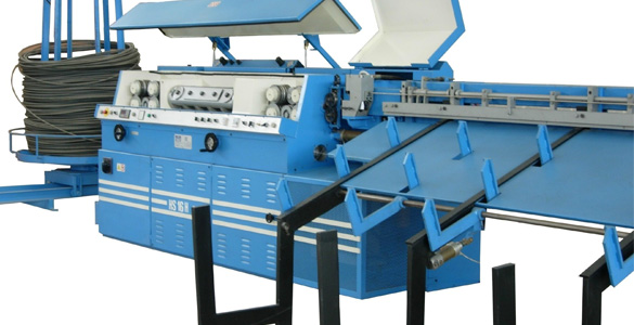 Straightening and cutting machine